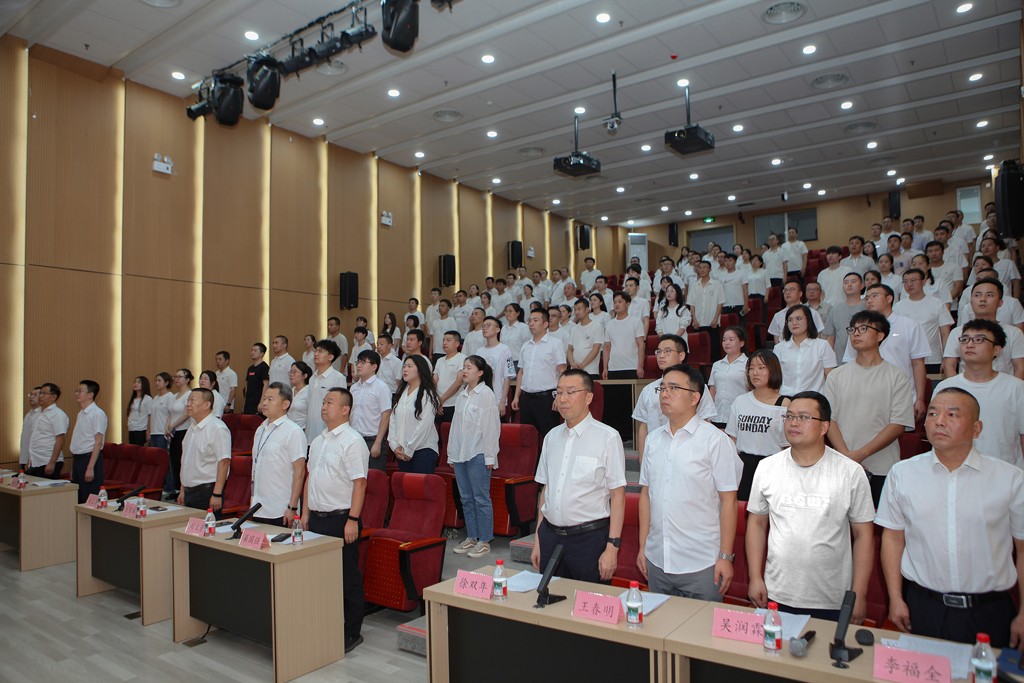 undefined Hua Tian Group's 19th Anniversary Commendation Conference and Cultural Evening Held with Great Fanfare